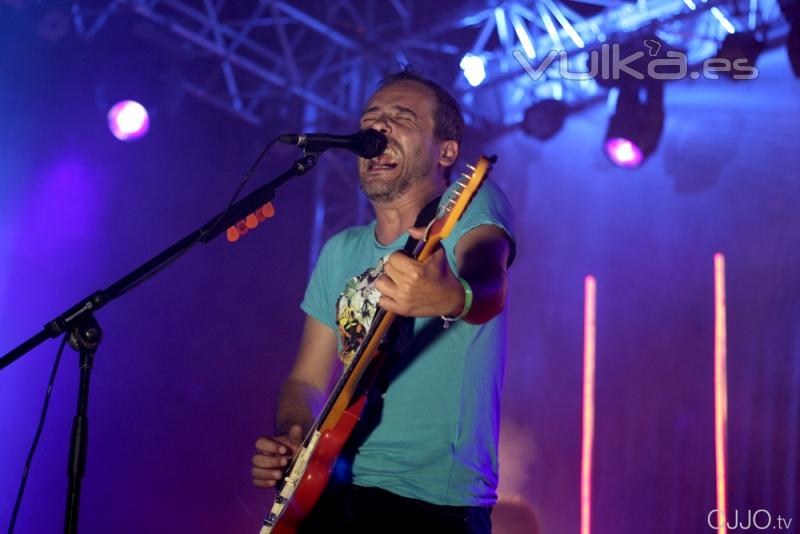 Love Of Lesbian en el Festival Faraday mientras OJJO realiza un reportaje promo del festival