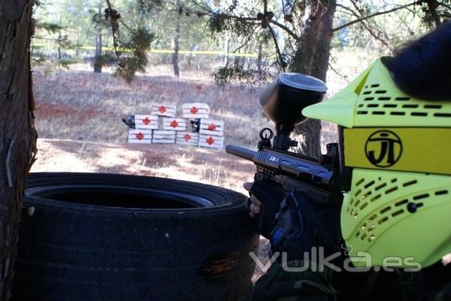 Paintball escenario en bosque