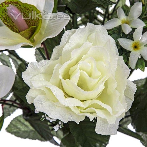Todos los Santos. Ramo artificial flores orquideas y rosas blancas abiertas en La Llimona (1)