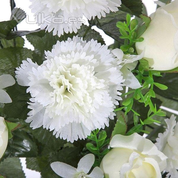 Todos los Santos. Ramo artificial flores rosas blancas con claveles en La Llimona home (2)