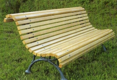 Banco de madera de iroko