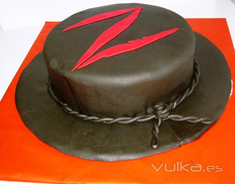 Tarta personalizada como el sombrero del Zorro elaborada por TheCakeProject en Madrid