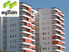 Buena conservacion edificio con 40 anosuniformidad estetica