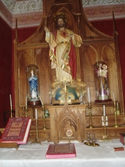 Su casa con capilla