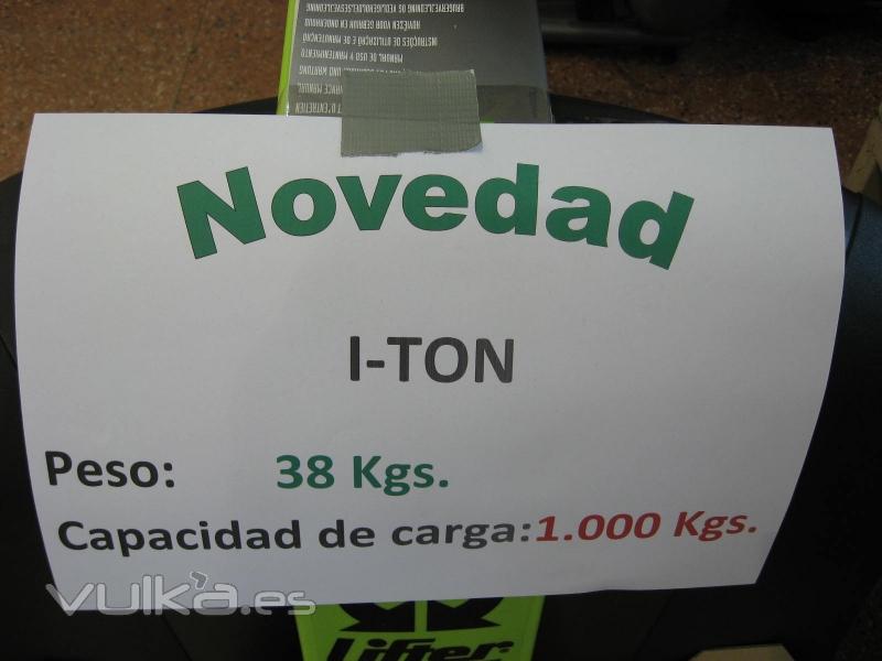 Novedad Transpaleta I-ton silenciosa, no se oxida, pesa 38 kgs.