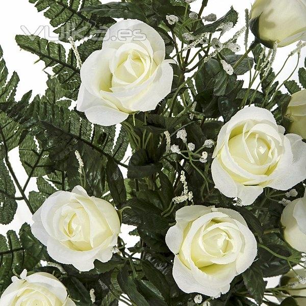 Todos los Santos. Ramo artificial flores rosas abiertas blancas en La Llimona (1)