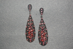 Pendientes de brillos de todos los colores y multiples disenos