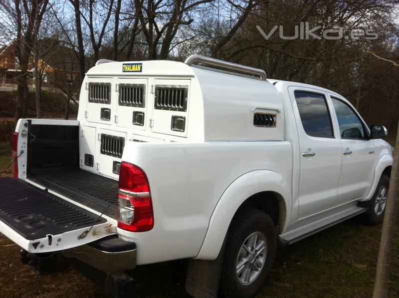 Cajas trmica para perros en aluminio sobre pick up