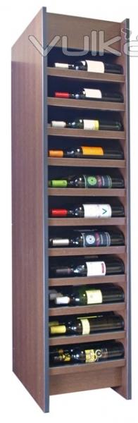 Expositor para vinos Syrah con capacidad para 66 botellas, fabricado por www.expovinalia.com