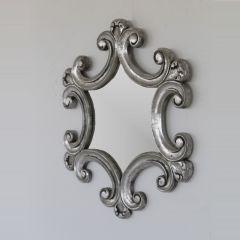Espejo barroco acabado en plata , artesanal en madera , diametro de 80 su precio 110eur