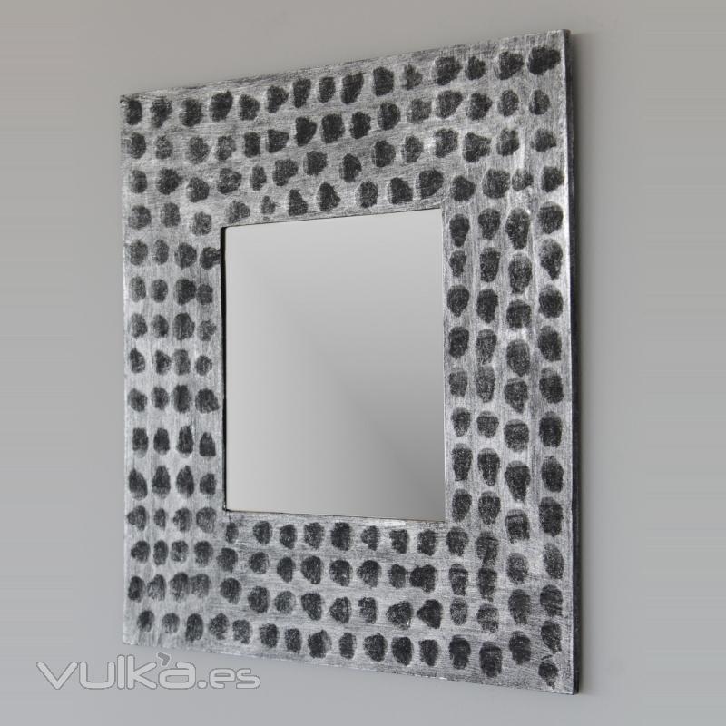 Espejos en DM artesanales , 3 motivos diferentes , varios tamaños , plata y oro , precios 12 a 25 EU