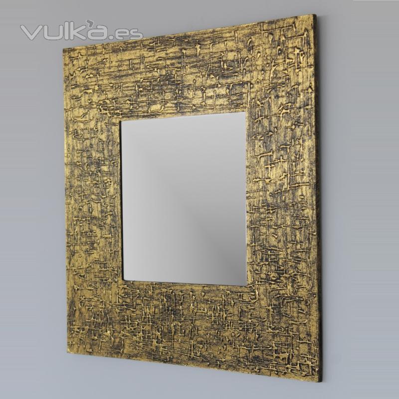 Espejos en DM artesanales , 3 motivos diferentes , varios tamaños , plata y oro , precios 12 a 25 EU