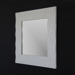 Espejo en madera natural , artesanal, color natural y blanco , 78x105 su precio 60 eur