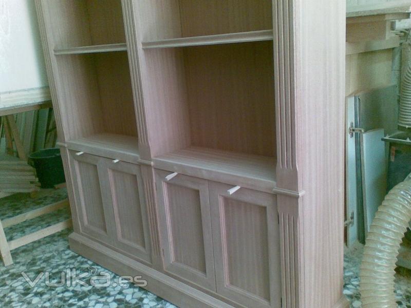 Mueble libreria en madera de sapelly