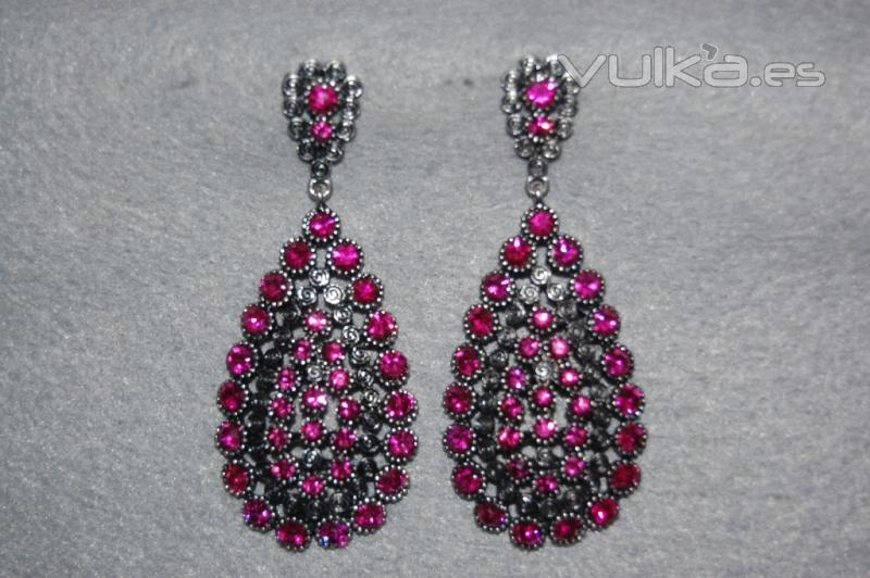 Pendientes de fiesta cubieto de brillos a 7.95EUR