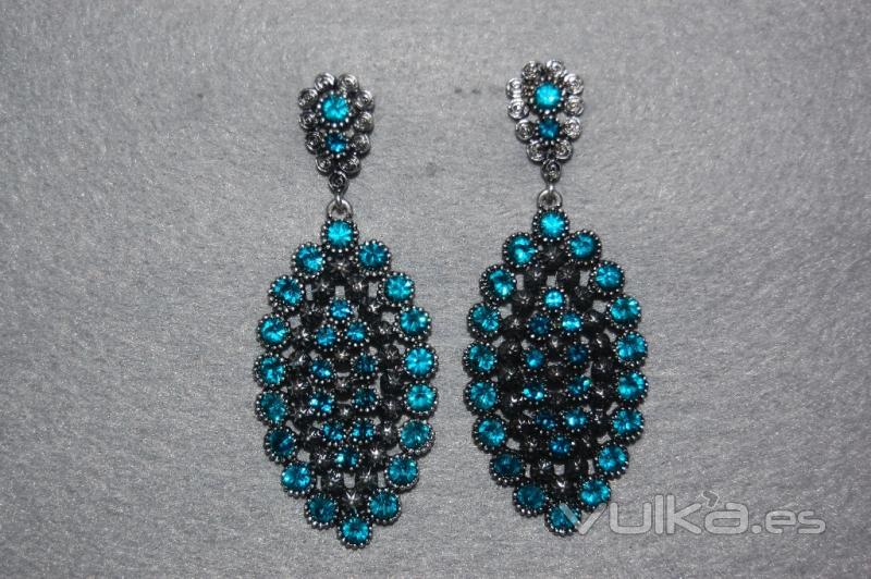 Pendientes largos de brillos a 7.95EUR