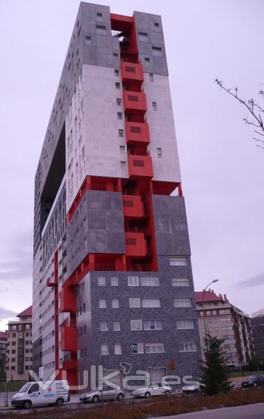 Aislamiento termico de varias viviendas de este edificio emblematico de Madrid 