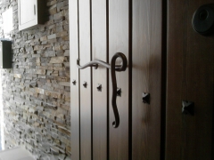 Vista de puerta rustica de carpintera jos rutia