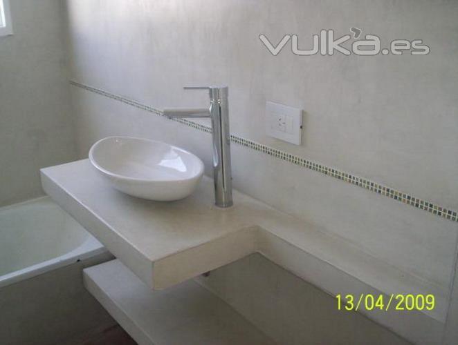 MICROCEMENTO: BAO COMPLETO Y DETALLE DE LAVABO