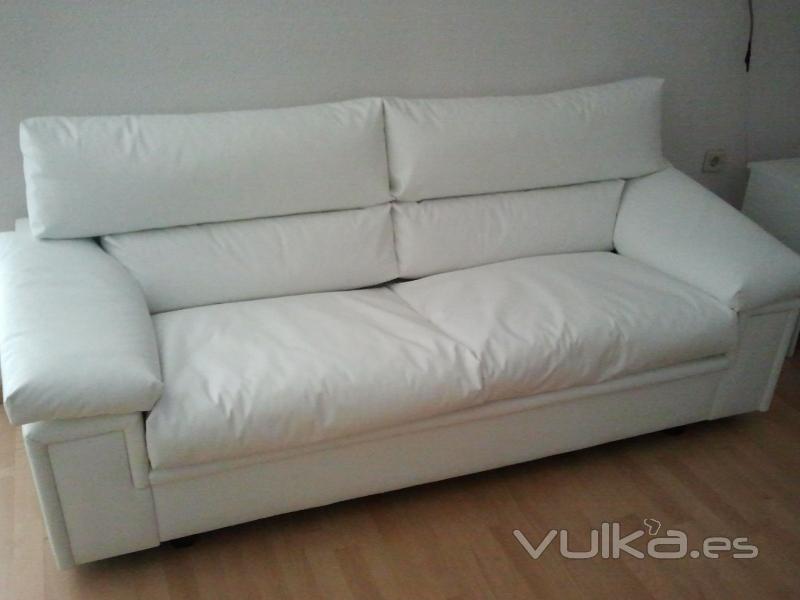 sofa retapizado en piel sintetica