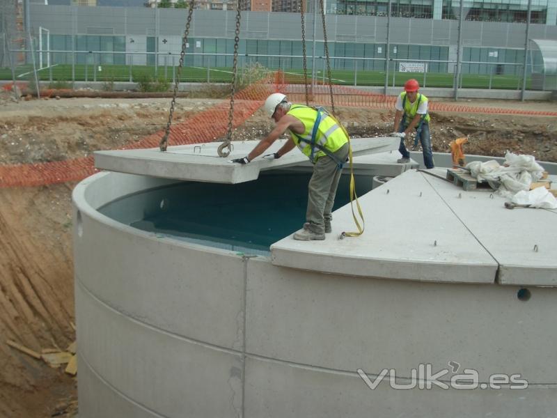 Depsitos para agua potable. Con cubierta prefabricada