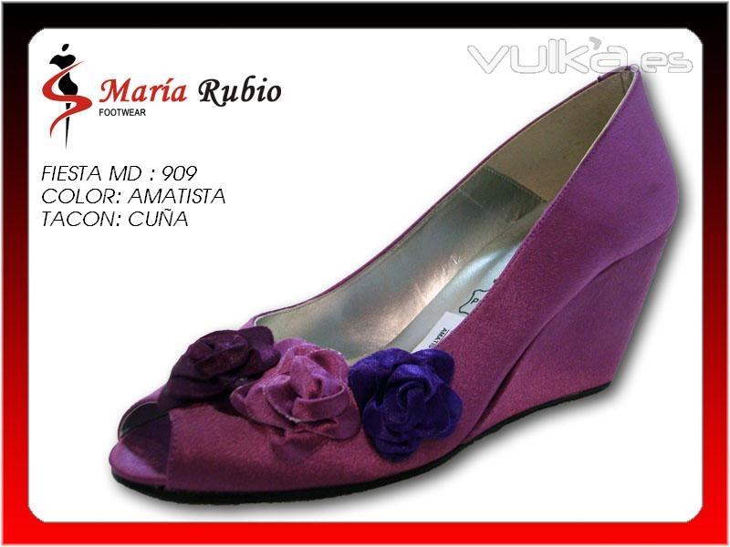 modelo 909 fiesta en raso violeta y rosas combinadas en lateral