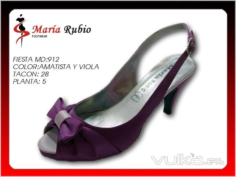 modelo 912 en raso violeta , tacon bajo adorno lazo en raso violeta claro