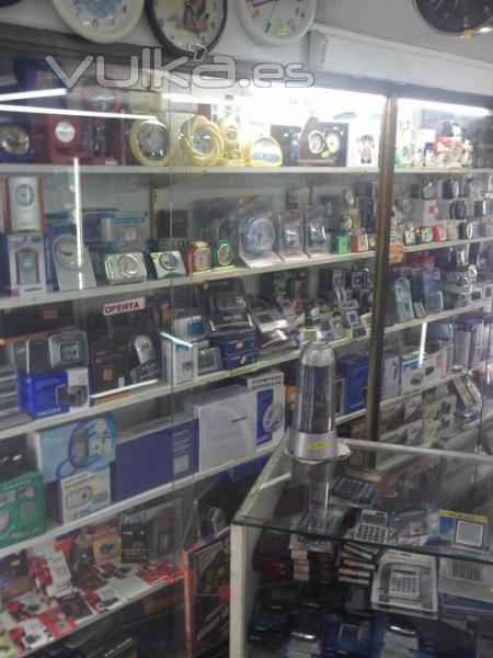 variedad en despertadores, calculadoras, relojes etc..