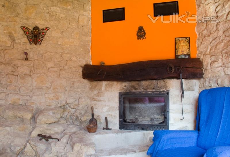 Salón con chimenea Casa Rural Martintxorena. Valle de Goñi