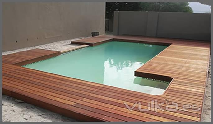 piscina de acero con madera