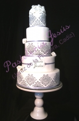 Tarta de boda fondant elegante y sencilla.
