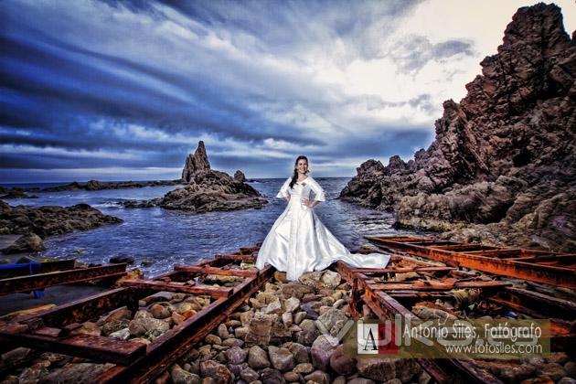 mi-boda-fotos-novios-fotoarte-Almería-mejor-fotografo-bodas-Almeria-modelo-naturaleza-Granada-Murcia