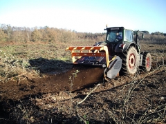 Tractor con trituradora forestal tmc cancela