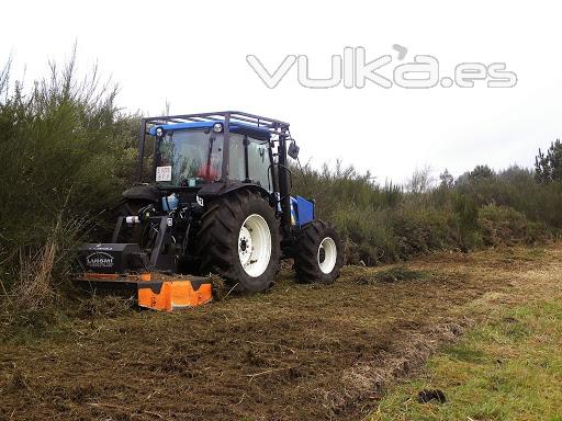 Desbrozadora TMC con tractor agrcola