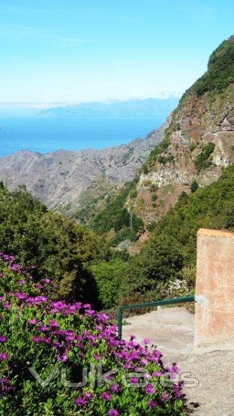 Paisaje con Tenerife al fondo, desde el Restaurante La Vista, La Gomera