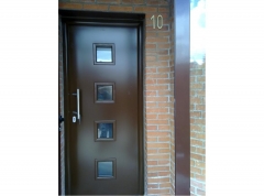 Elegantes puertas de seguridad de acceso a la vivienda