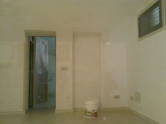 Vivienda semi sotano con salitre por humedad en el arenal