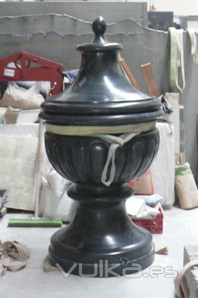 copa-urna funeraria 190 x 100 cm. mrmol negro 