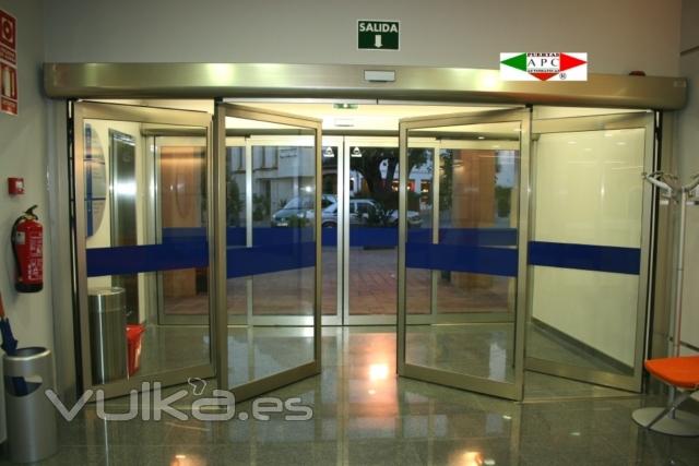 Detalle del sistema de evacuación con antipánico integral.