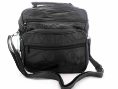 Bandolera par ahombre, la puedes encontrar aqui http://carterasymonederoscom/c22164-bandolerashtml
