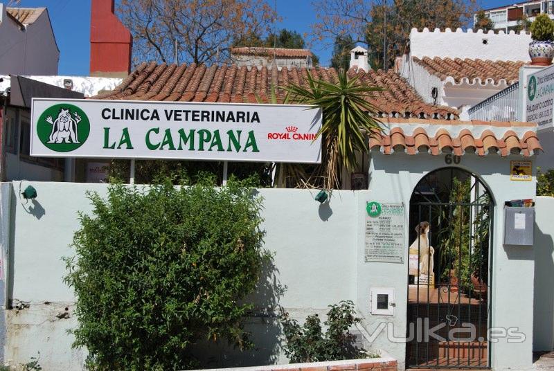 La Fachada de la clinica, una bonita casa mata