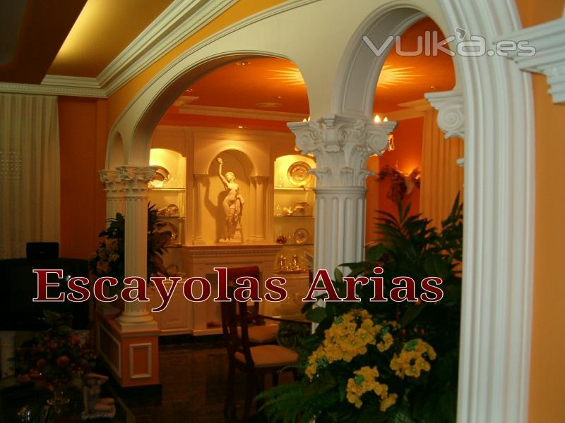 Arcos de escayola con columnas. Separacin de ambientes