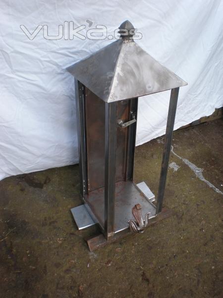 Faroles de forja , o capillas de forja segun medidas del cliente.Lacado en todos los colores RAL