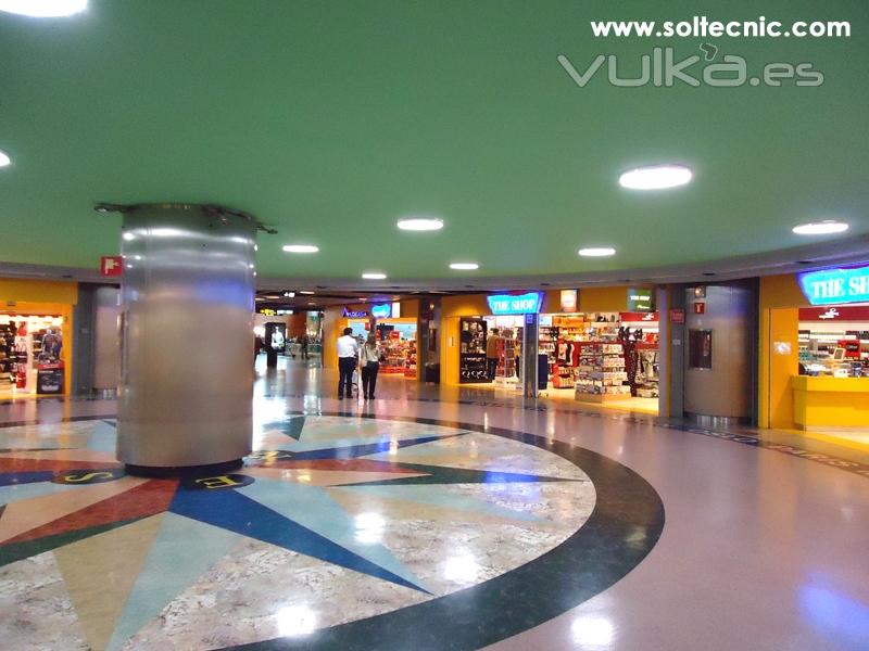 Aeropuerto de Barajas, luz natural con Solatube + anillo de leds con regulacion automática