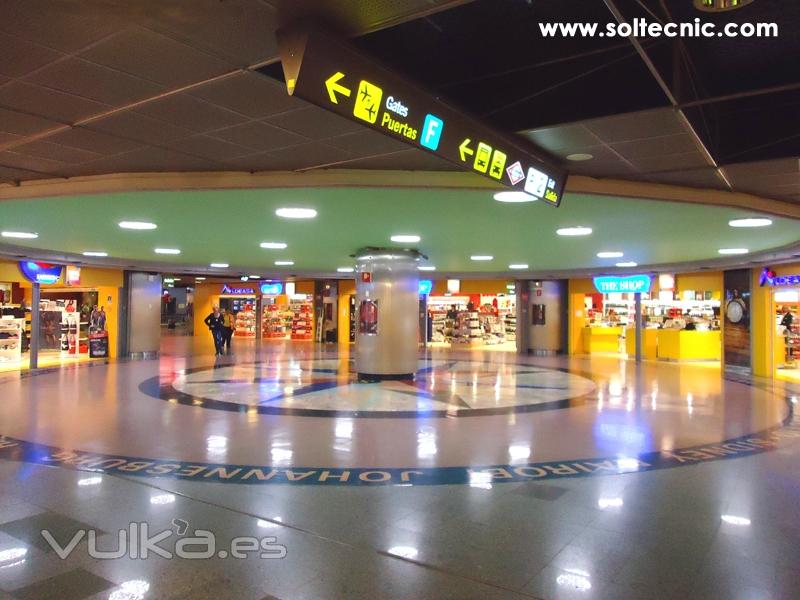 Aeropuerto de Barajas, luz natural Solatube + anillo de leds con regulacion automtica