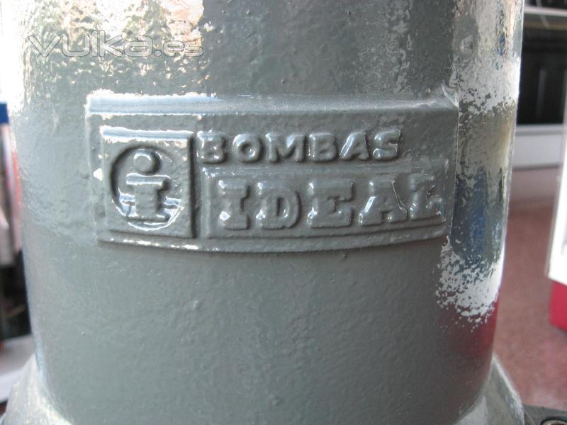 Bombas Ideal grabado en el cuerpo motor de la bomba