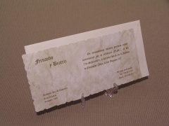 Ref 5420 - tarjeta de boda clasica en forma de pergamino letra gotica