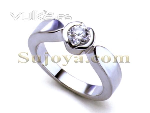 Solitario con Diamante,en Oro Blanco de Ley 18k.