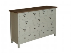 Mueble con cajones en madera de abedul envejecido