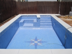 PISCINA DE 8 X 4 CON JACUZZI